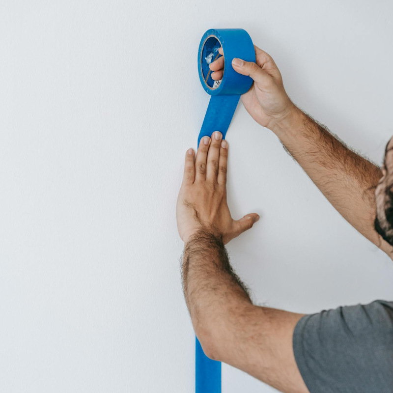 Afplakken, binnen in Eindhoven